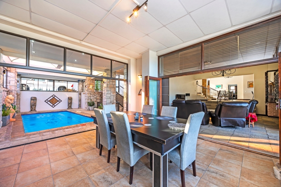 4 Bedroom Property for Sale in Van Riebeeckshof Western Cape